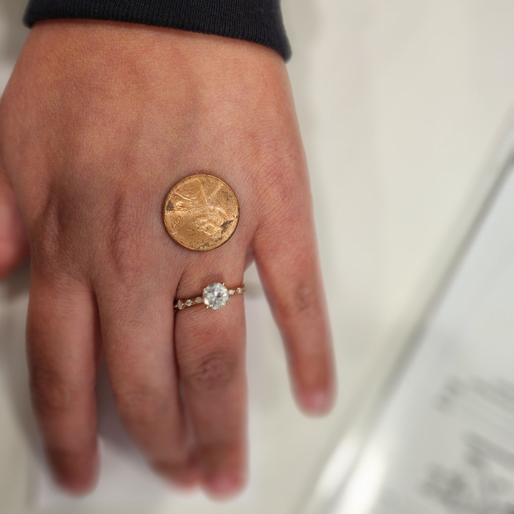 Diamond ring - Picture 8 of 9